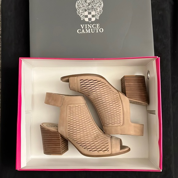 Vince Camuto, peep toe bootie, size 7 - Picture 1 of 6